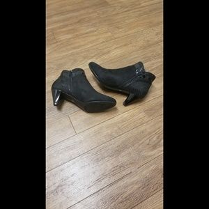 Karen Scott Black Booties